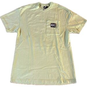 Nike Men's Green Crew Neck T-Shirt L Short Sleeve Chest Pocket‎ Logo Patch
